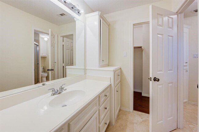 Building Photo - 3615 Whidbey Ct