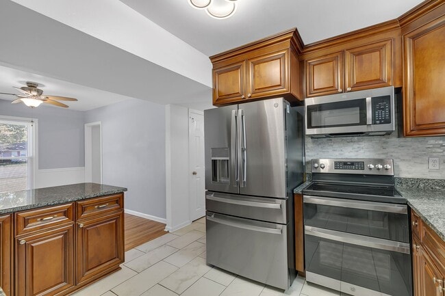 Building Photo - Call Sabrina Thomas Office at 757-767-0767...