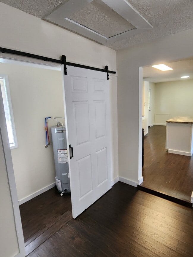 Building Photo - 10219 Gulfcrest Rd
