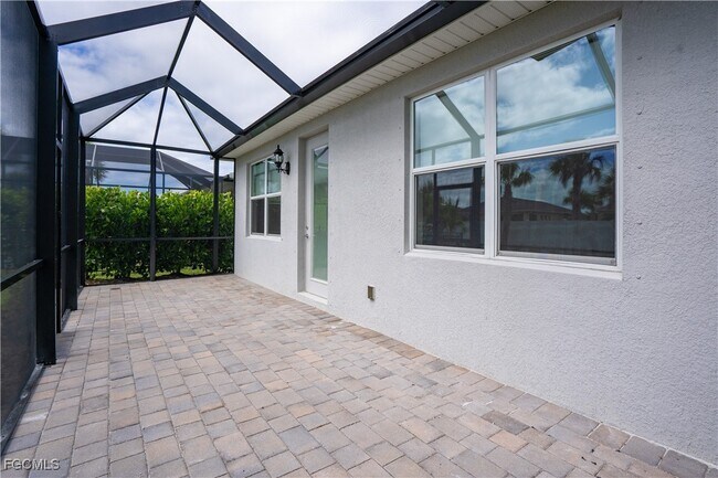 Building Photo - 42186 Edgewater Dr