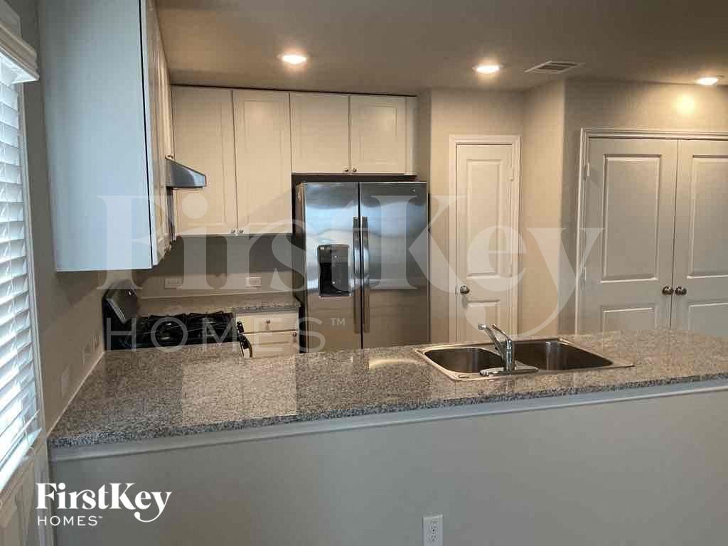 Building Photo - 10707 Giacconi Dr