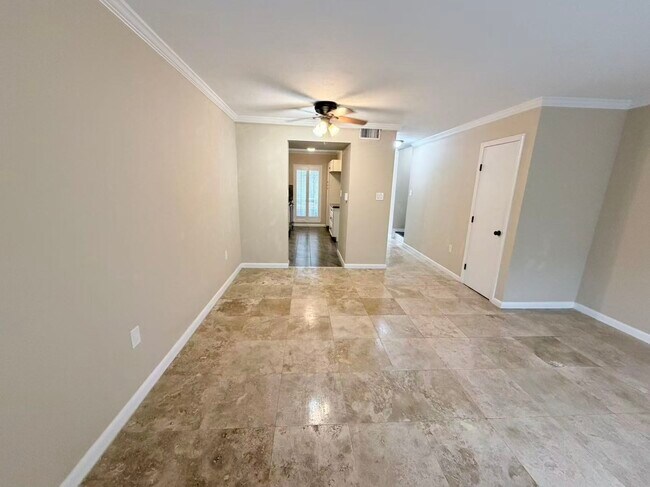 Building Photo - 12743 Huntingwick Dr