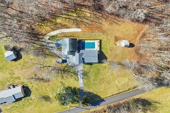 Building Photo - 1839 Crumley Rd