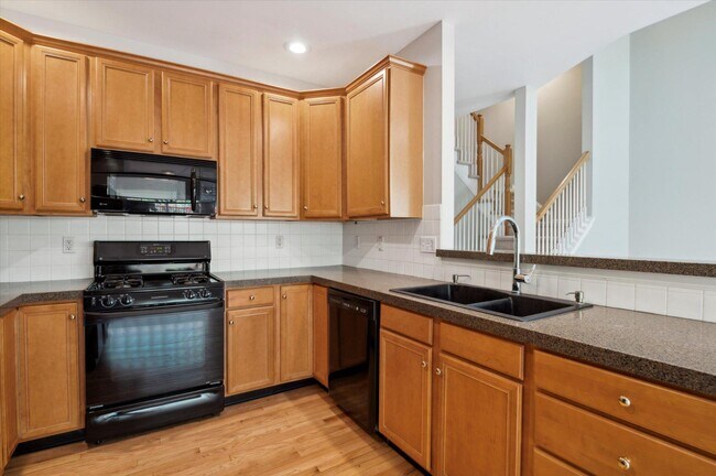 Building Photo - 103 Birchwood Dr