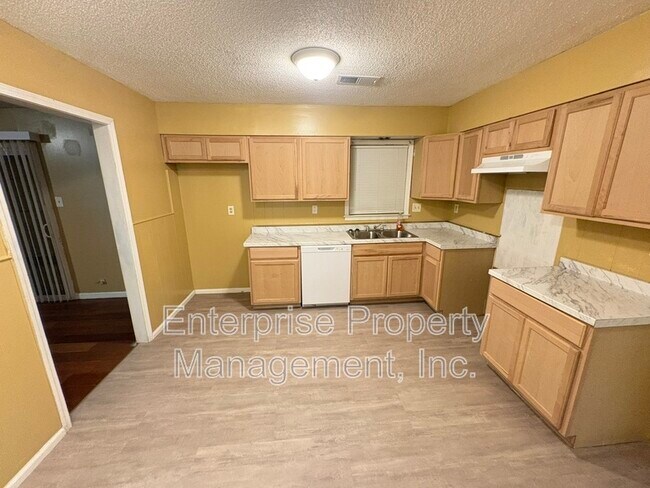 Building Photo - 3182 Casann Cove