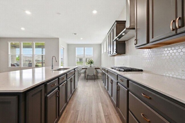 Building Photo - 513 Barnhill Lp