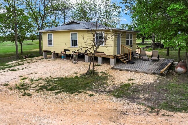 Building Photo - 2201 Cr 320