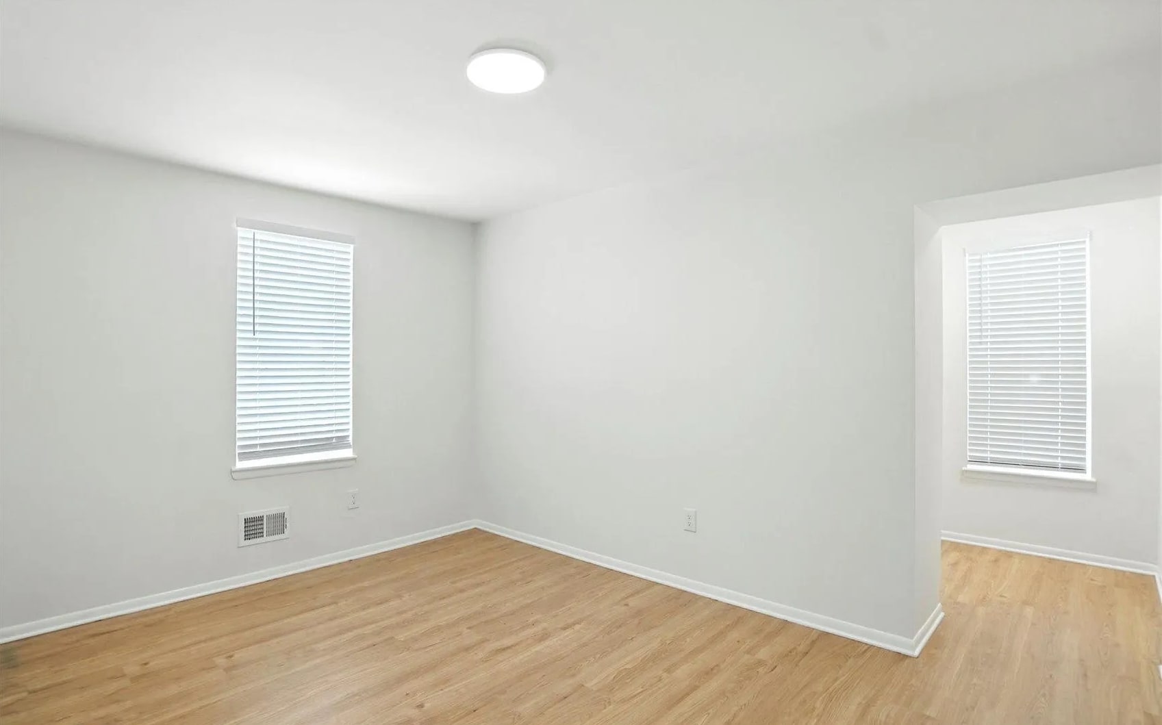 Bedroom 3 - 800 E North Ave