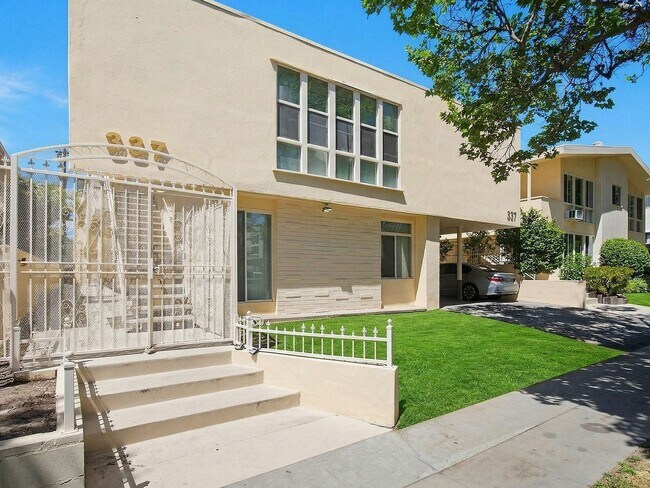 Building Photo - 337 Rexford Dr