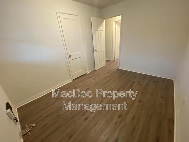 Building Photo - 1804 Airport Ave