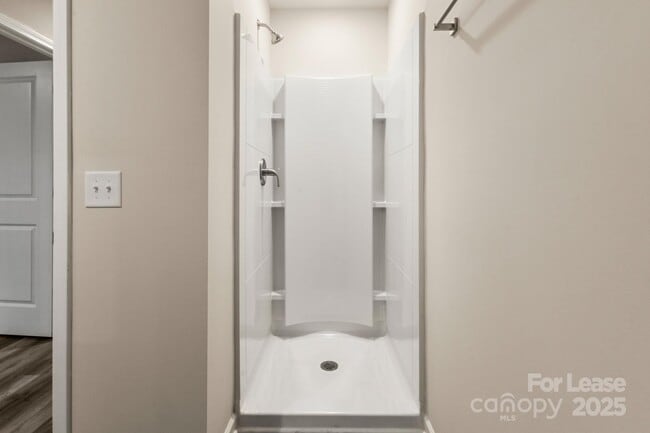 Building Photo - 990 Shearer Rd