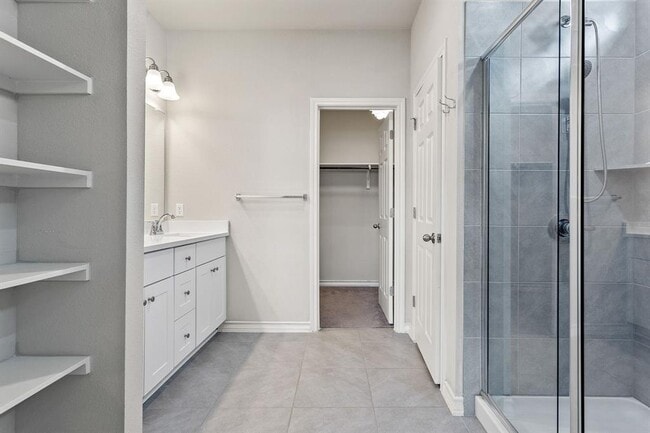 Building Photo - 12104 Cimaizon Dr