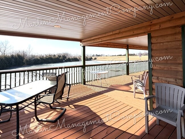 Building Photo - 700 Locust Ave