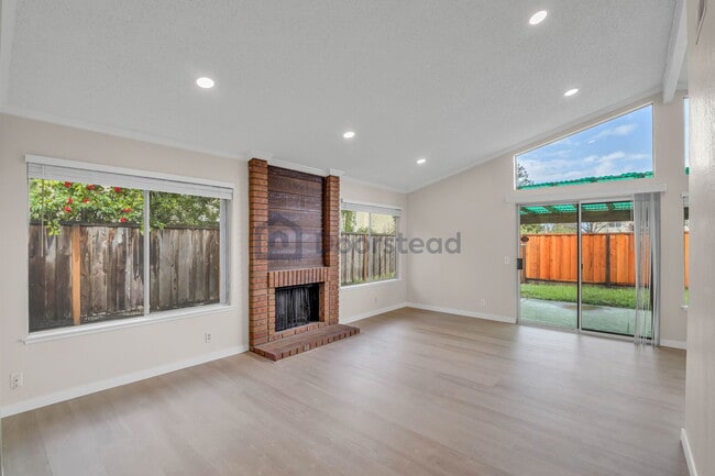 Building Photo - 4035 Egret Ct