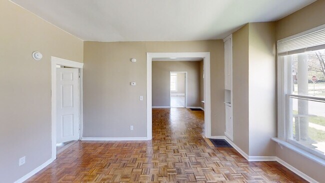 Building Photo - 716 Pearl St