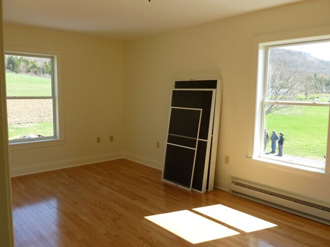 Building Photo - Big Stuff House