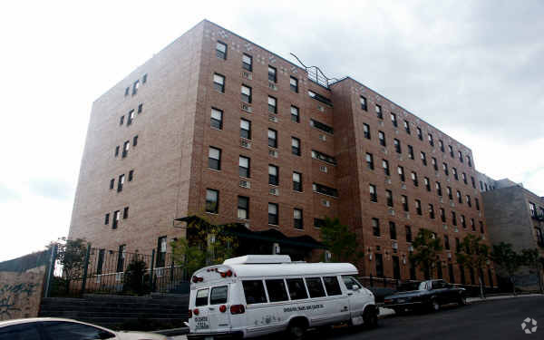 Primary Photo - Geel East 162nd Street