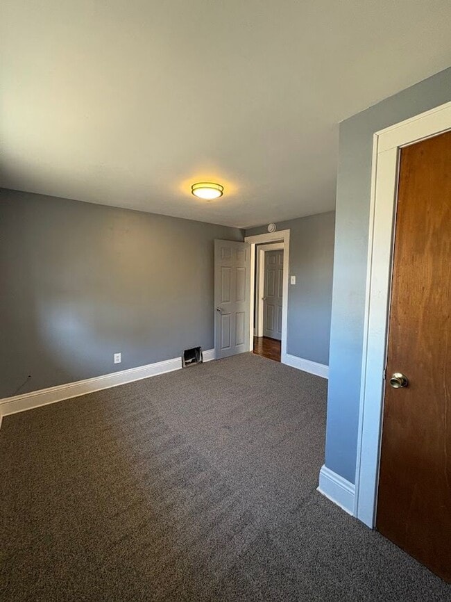 Building Photo - Four bedroom 2 full bath home for rent