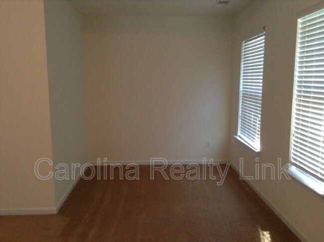 Building Photo - 7228 Handon Ln