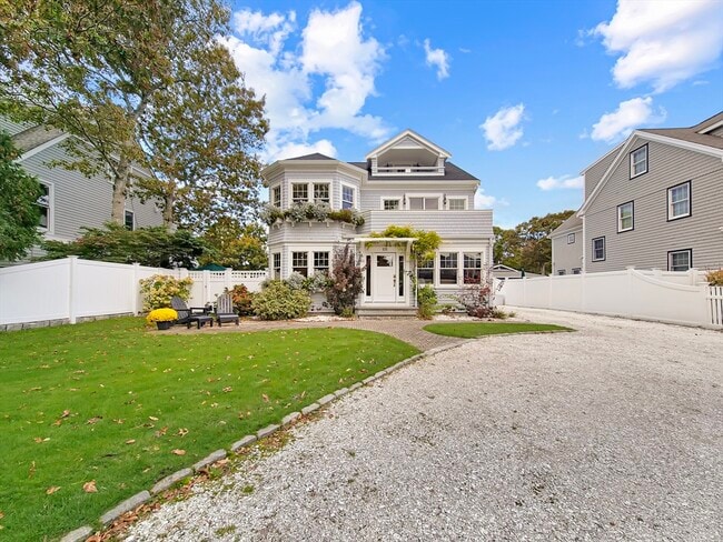 Building Photo - 111 Shore Dr