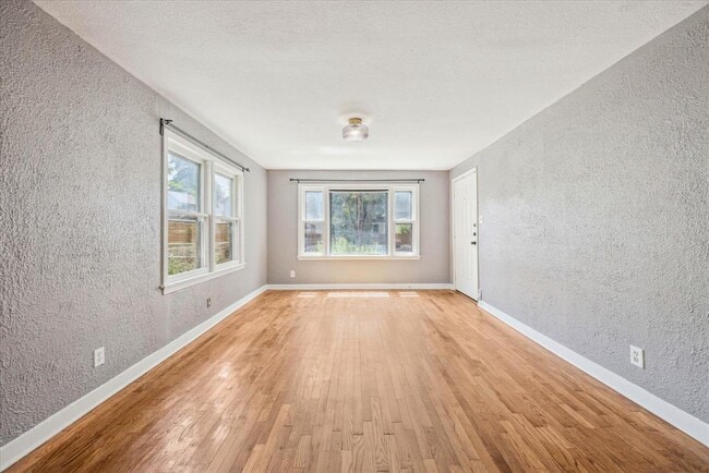 Building Photo - 1102 Cherico St