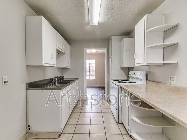 Building Photo - 1308 Kinkaid Dr