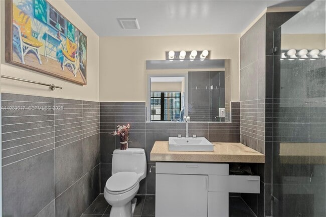 Building Photo - 435 21st St