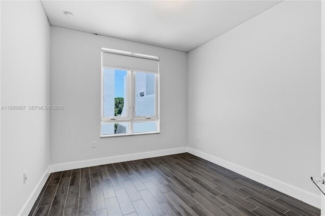 Building Photo - 6410 NW 105th Pl