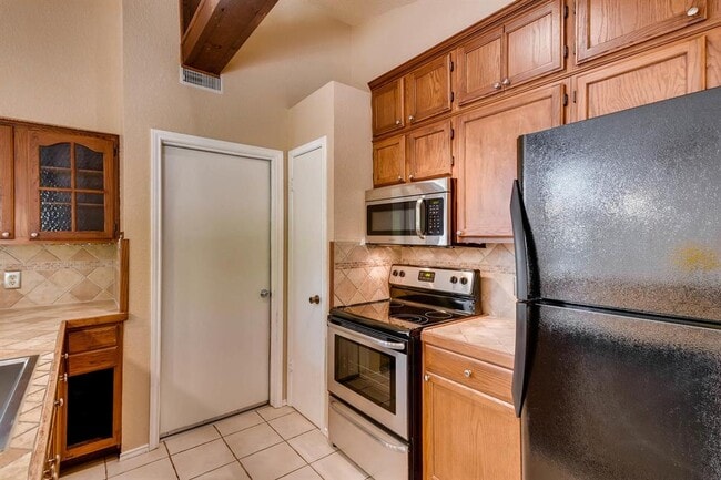 Building Photo - 4504 Velasco Pl