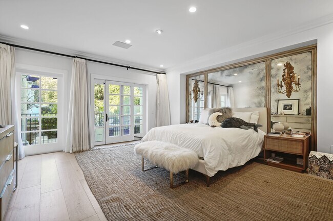 Building Photo - 23255 Mariposa De Oro St