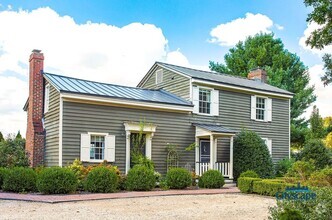 Building Photo - Fantastic Farmhouse in pastoral Goochland!