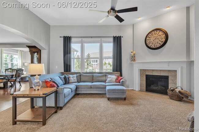 Building Photo - 15745 Diamante Dr