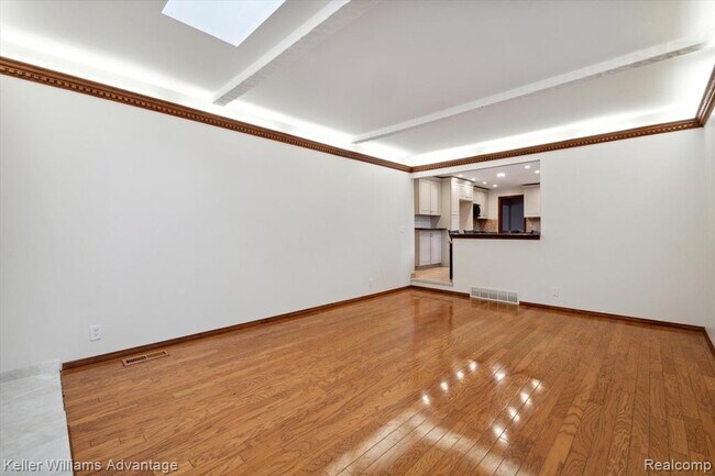 Building Photo - 19263 Sunset St