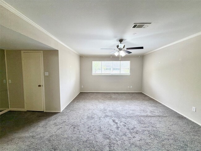 Building Photo - 12959 Trail Hollow Dr