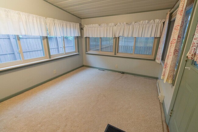 Building Photo - 203 Edgewood Ave