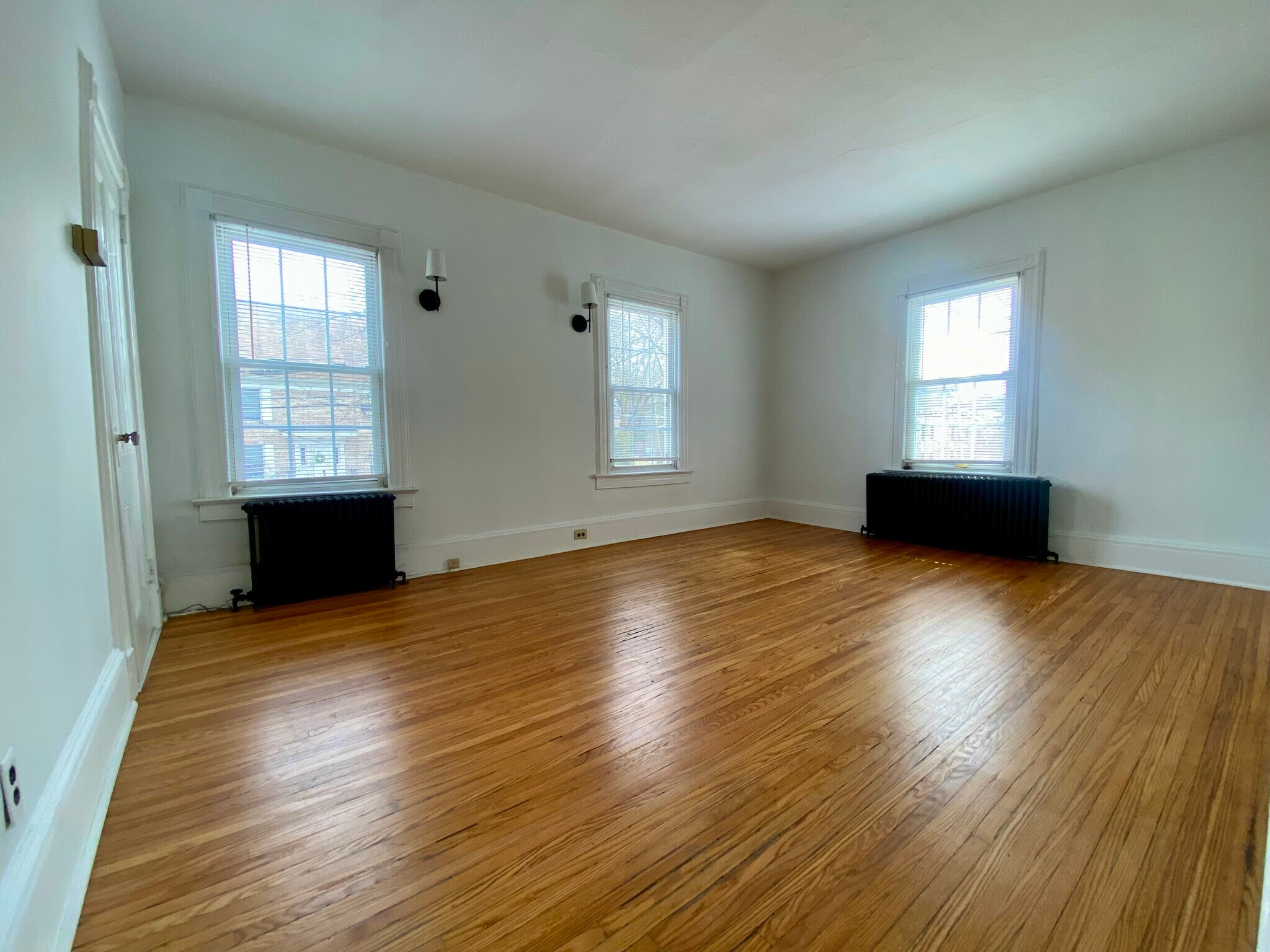 Large Bedroom - 26 S Maple Ave