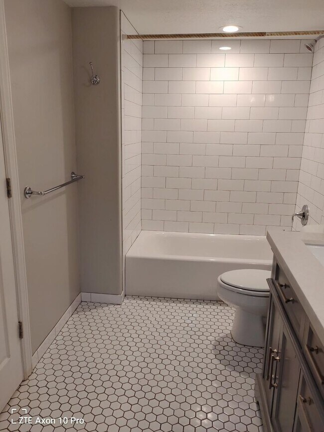 Building Photo - 2127 S 2000 W