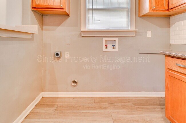 Building Photo - 1709 NW 32nd St