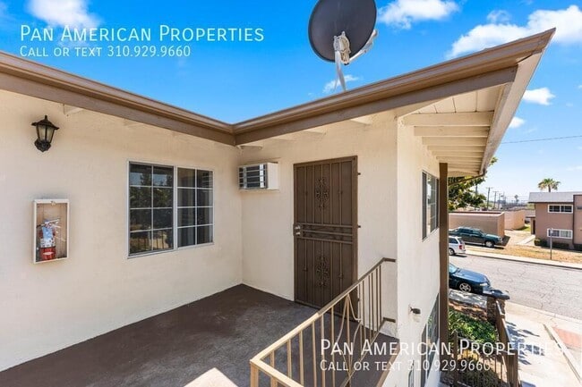 Building Photo - 4484 La Deney St