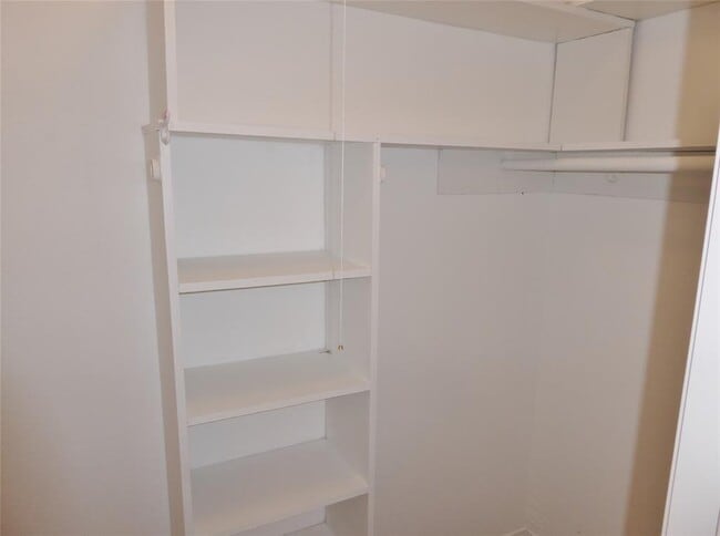 Building Photo - 8126 Glorieta Dr