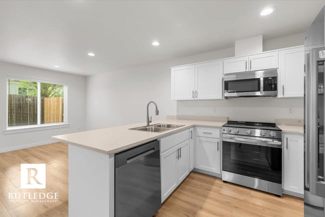 Building Photo - STUNNING 3 Bed / 2.5 Bath Brand New Townhome / End Unit !!!