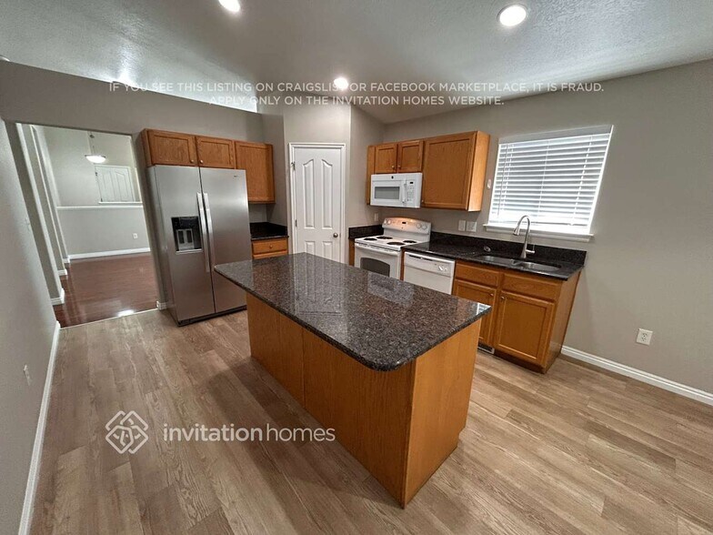 Building Photo - 4581 W Mina Deoro Dr