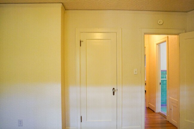 Building Photo - Stunning 1930s Townhouse in Spanish-style ...