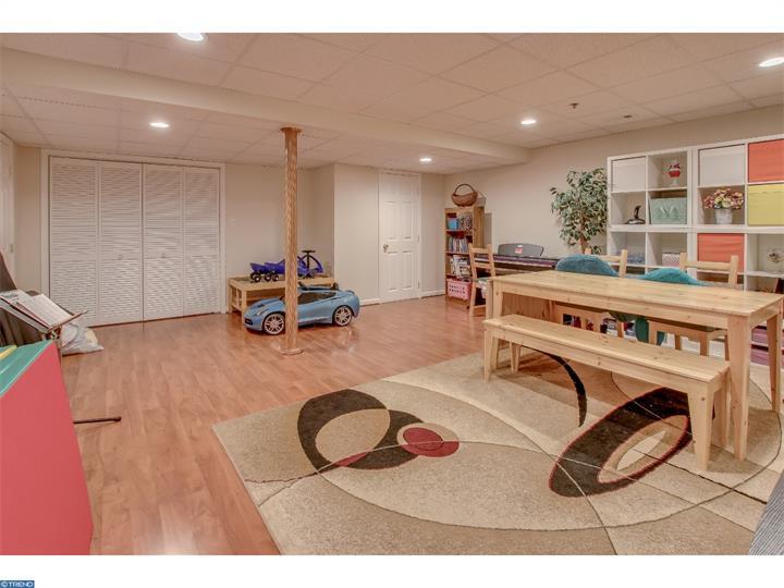 Building Photo - 407 Hosta Ct