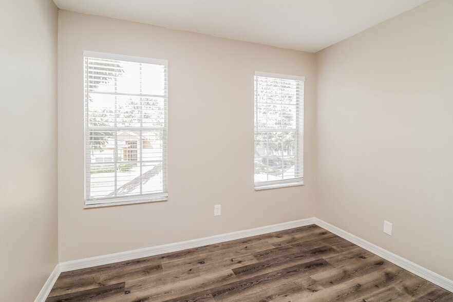 Building Photo - 1528 Braewick St