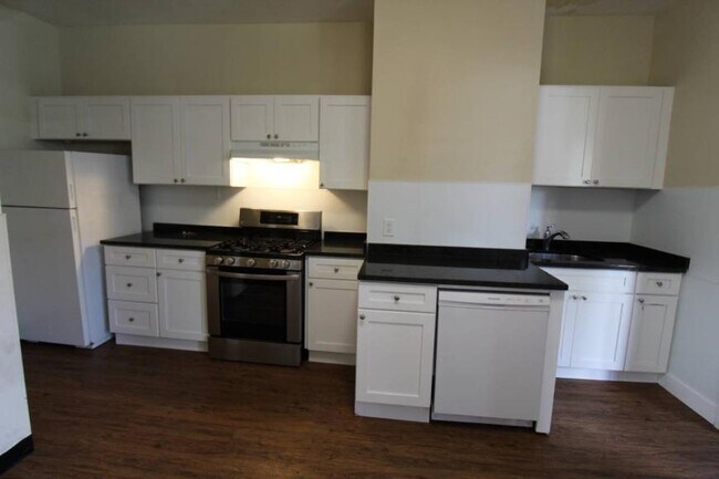 Building Photo - 4.0 bedroom in Cambridge Massachusetts 02139
