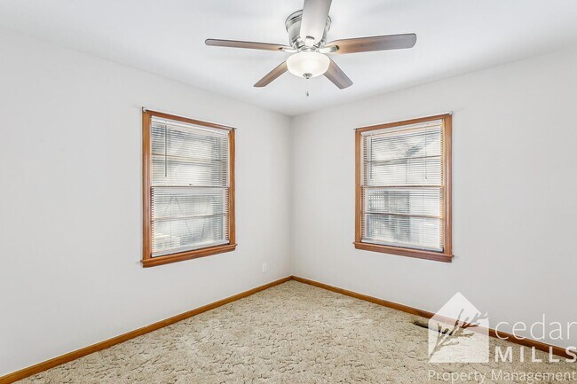 Building Photo - 2 Bed, West Wichita