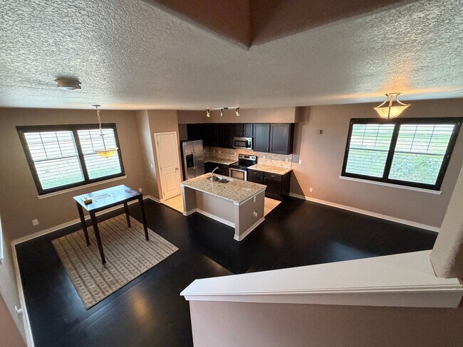 Building Photo - 3611 S Perth Cir