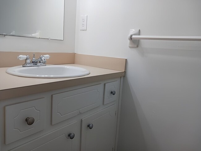 Building Photo - 3 bedroom Townhome in Grayson Valley **Ava...