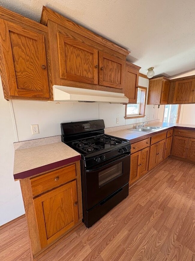 Building Photo - Three bedroom two bathroom home for rent